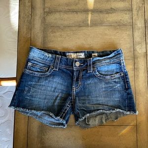 BKE Stella shorts jean denim distressed
